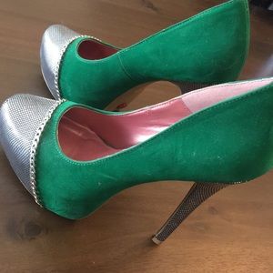 Sassy Green Velvet Heels